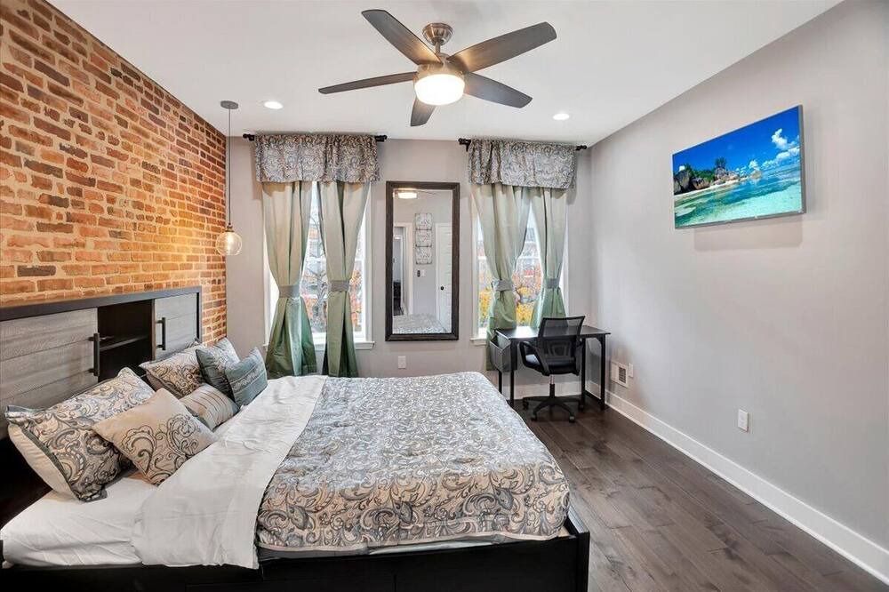 Photo of Bedroom in Downtown Baltimore