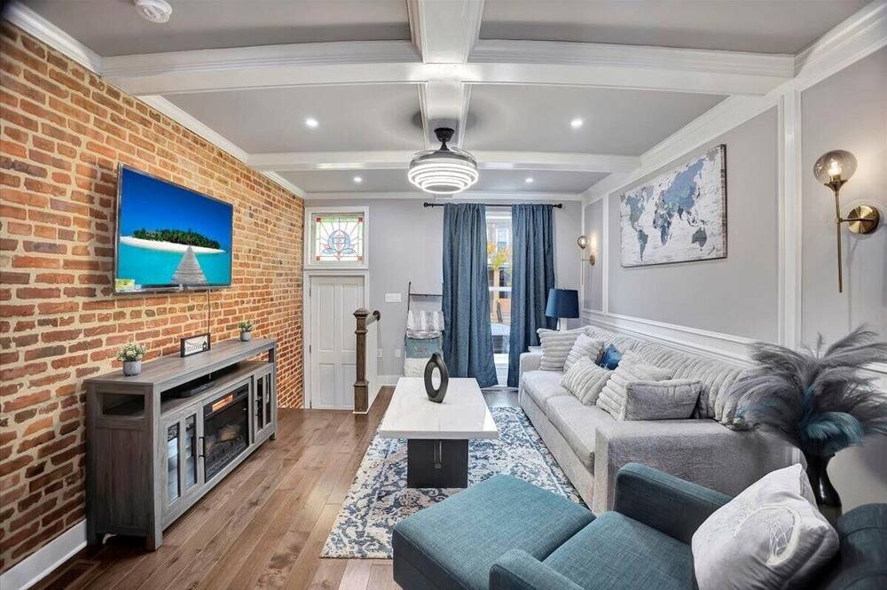 Photo of Livingroom in Downtown Baltimore