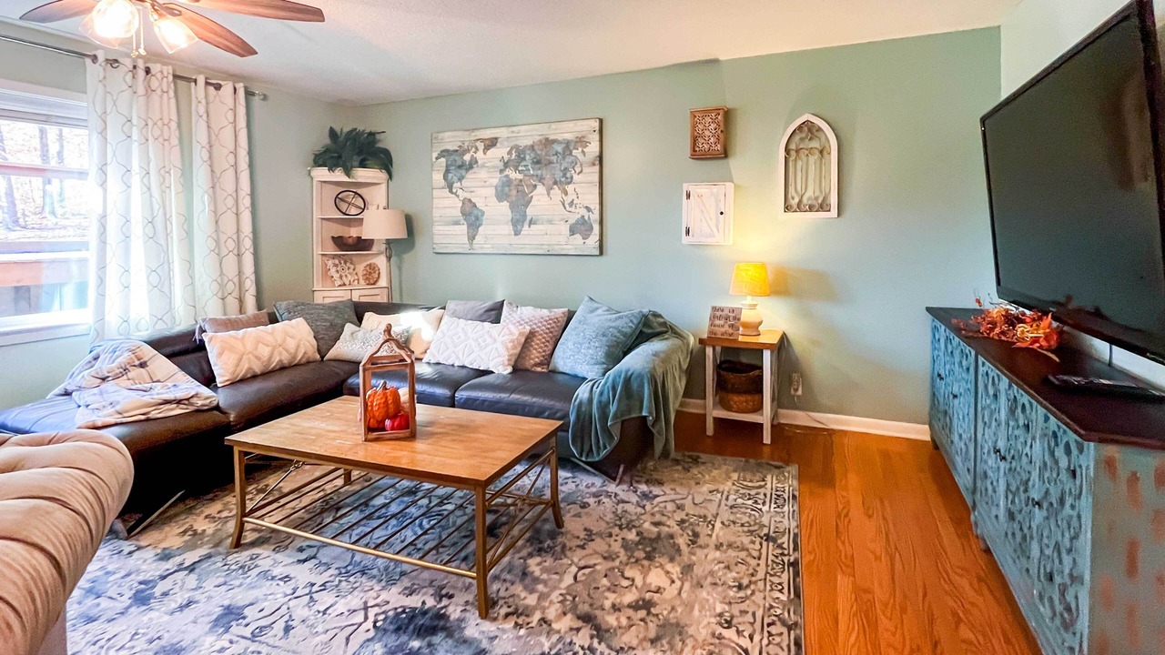 Photo of Livingroom in Chickamauga