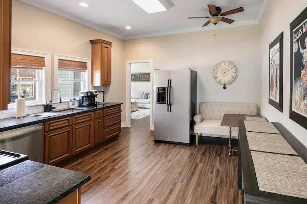 Photo of Kitchen in Coalfield