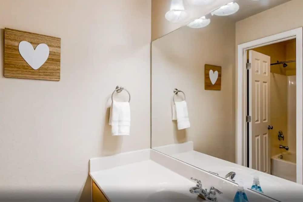 Photo of Bathroom in Broken Arrow