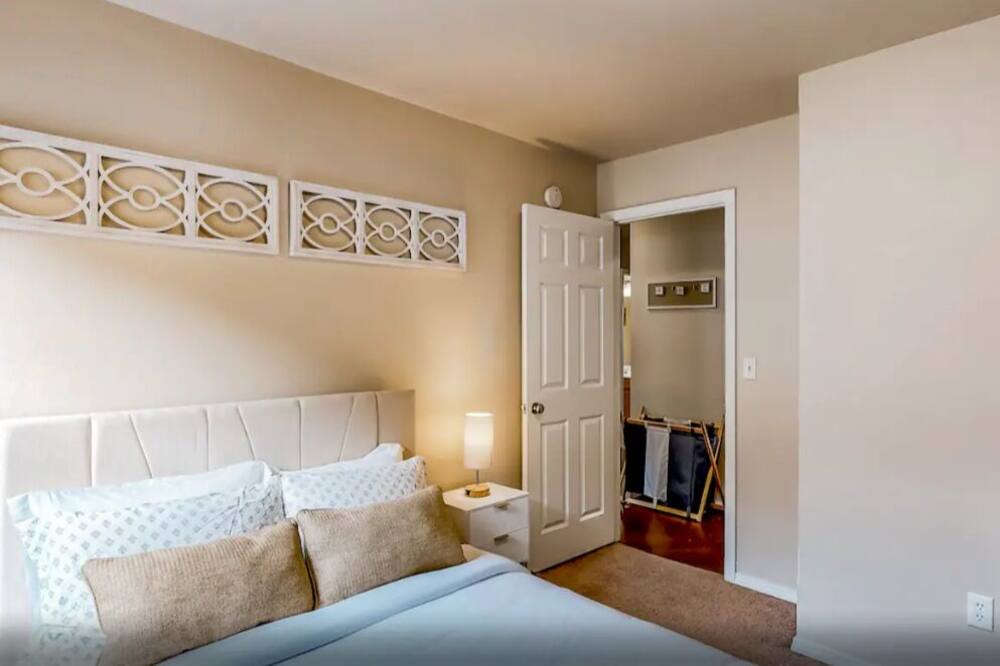 Photo of Bedroom in Broken Arrow