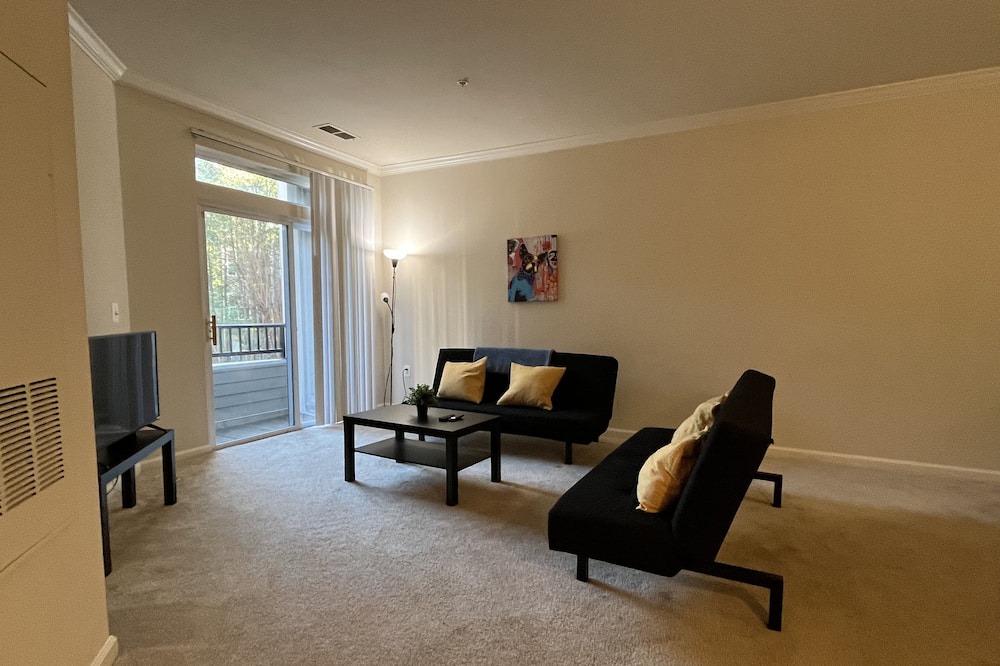 Photo of Livingroom in North Bethesda