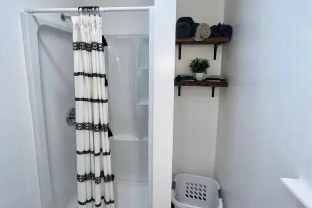 Photo of Bathroom in Albertville