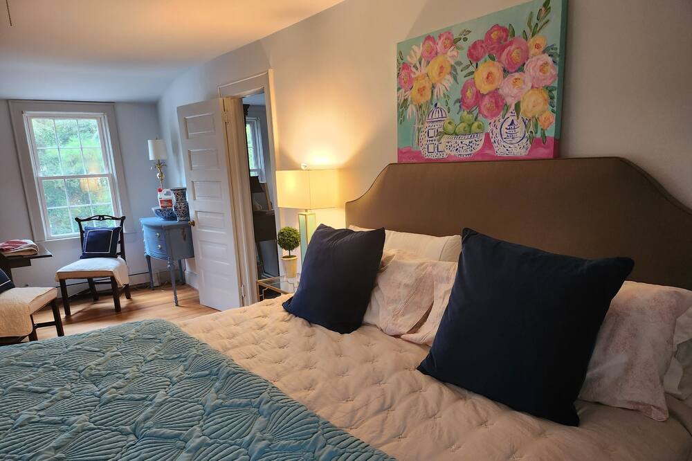 Photo of Bedroom in Edenton