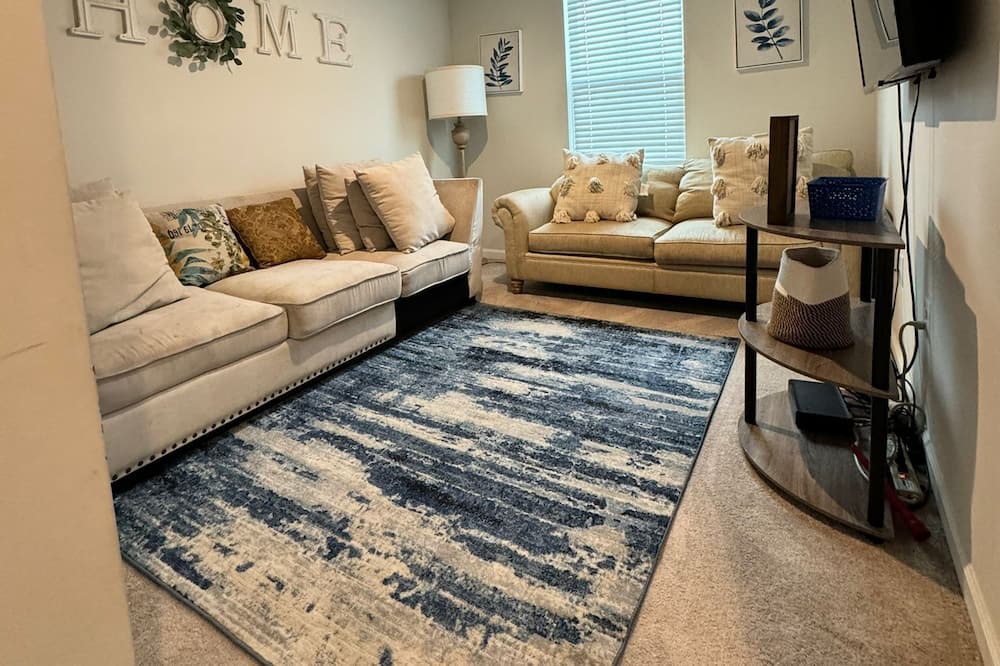 Photo of Livingroom in Taneytown