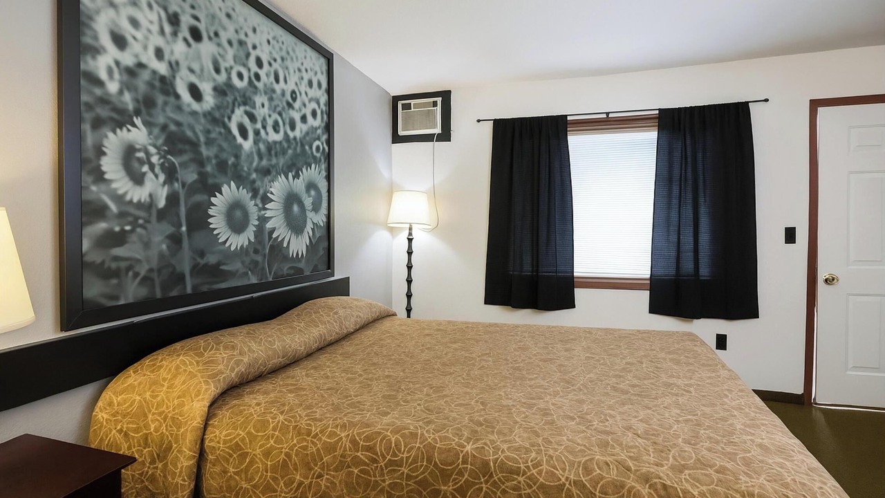 Photo of Bedroom in Oskaloosa