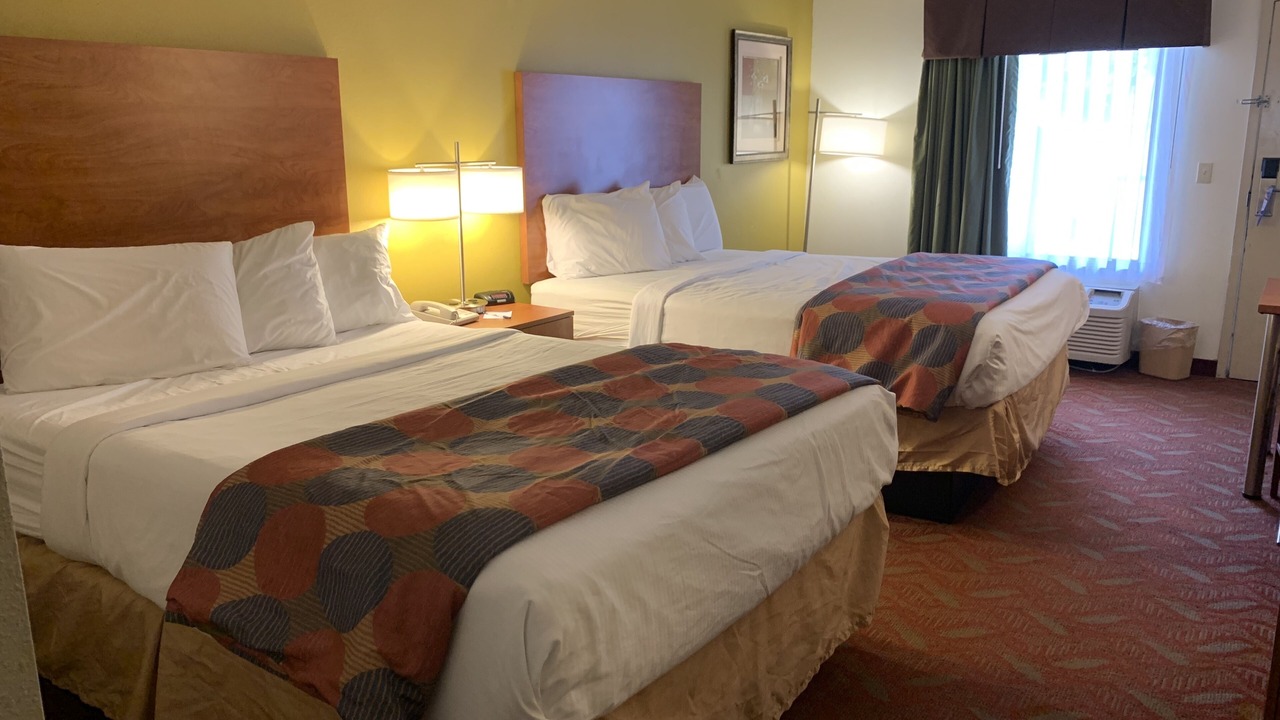 Photo of Bedroom in Cave City