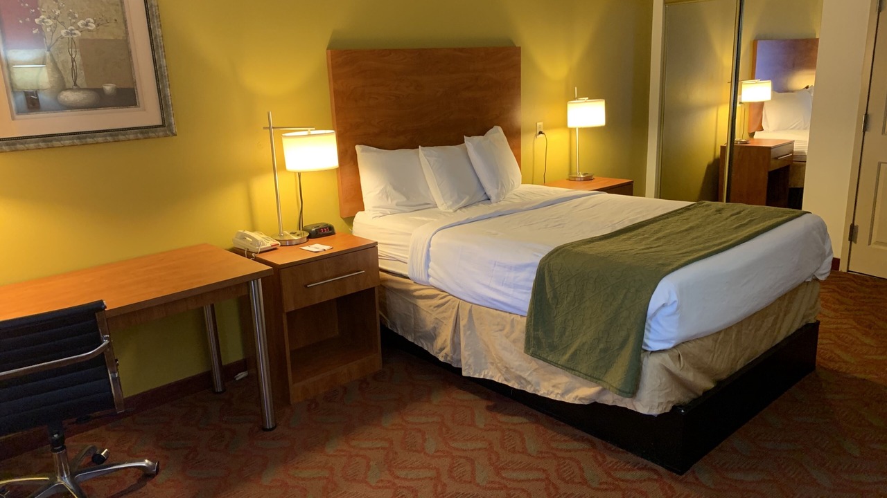 Photo of Bedroom in Cave City