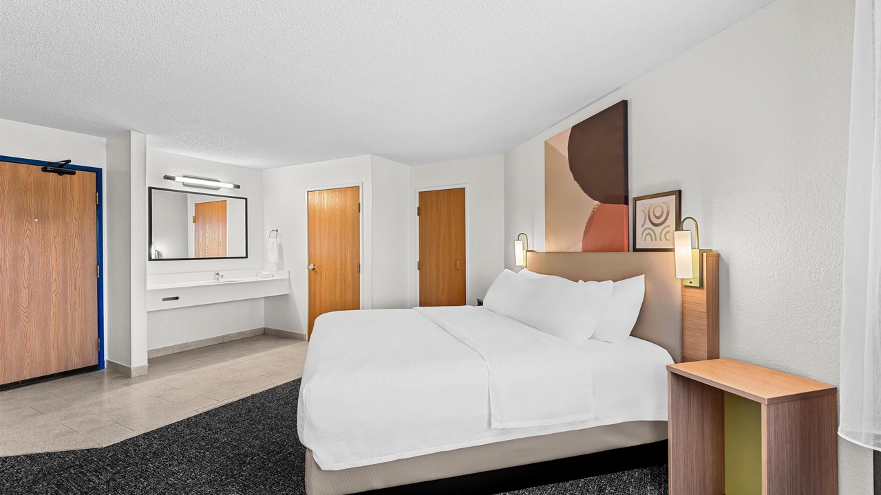 Photo of Bedroom in Cedar Falls