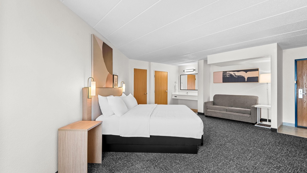 Photo of Bedroom in Cedar Falls