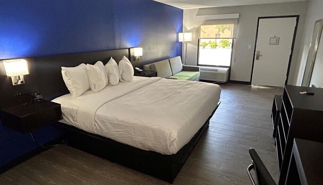 Photo of Bedroom in Rowland