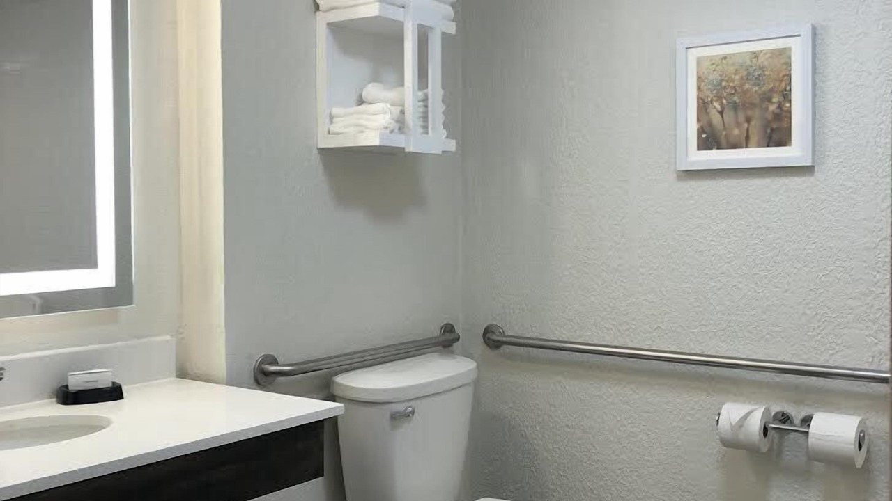 Photo of Bathroom in Hoffman Estates