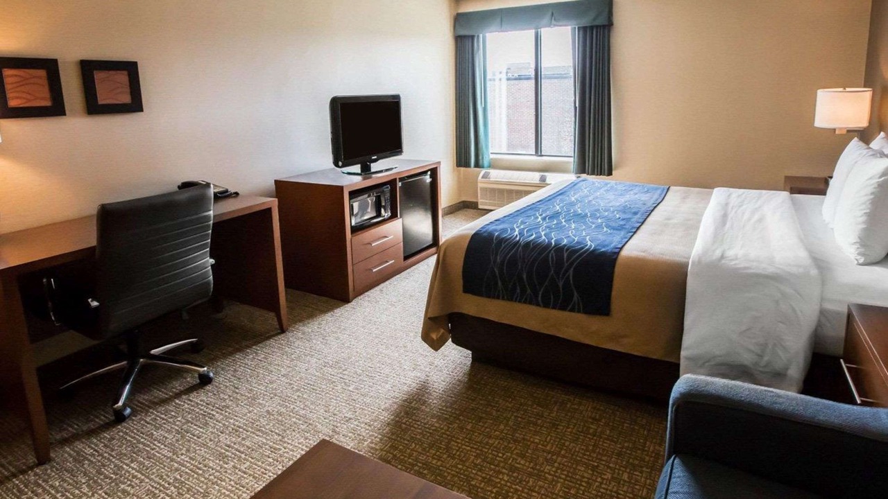 Photo of Bedroom in Village of Lakewood