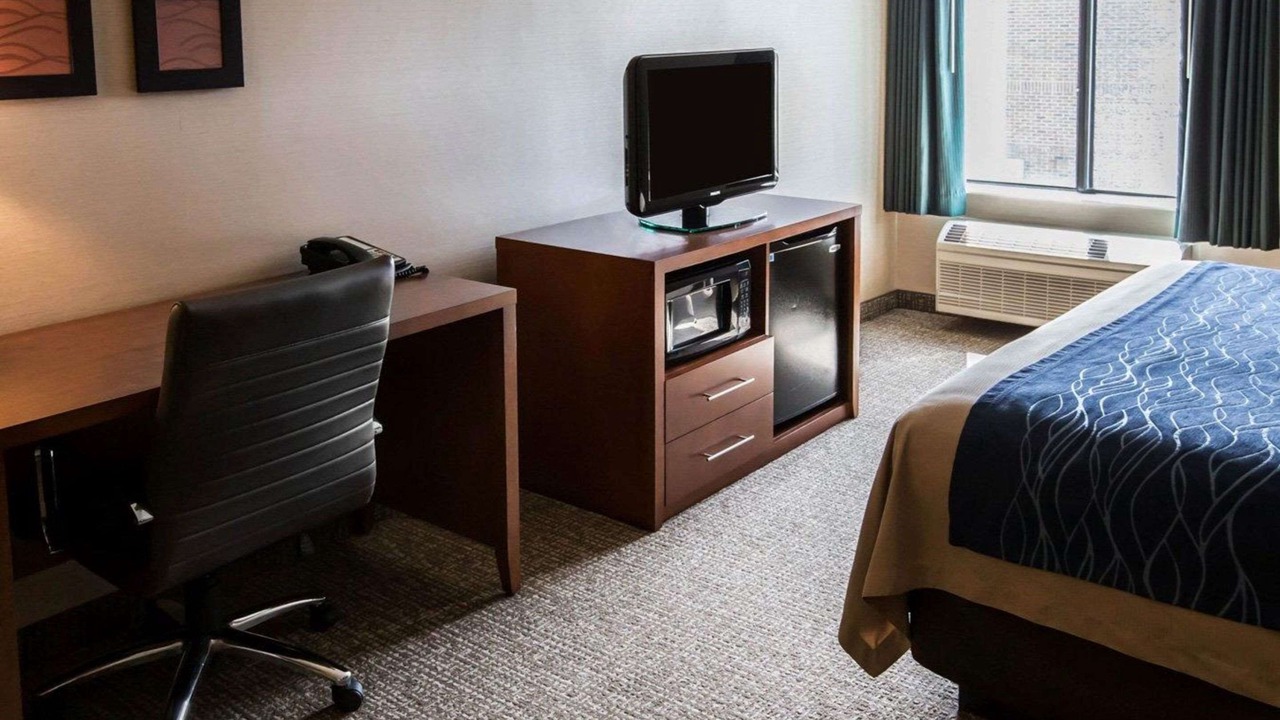 Photo of Bedroom in Village of Lakewood
