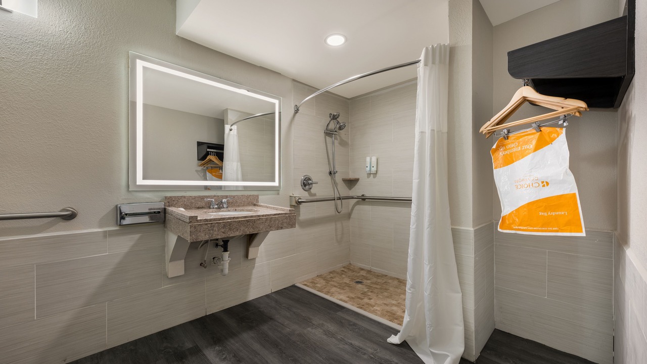 Photo of Bathroom in Gadsden