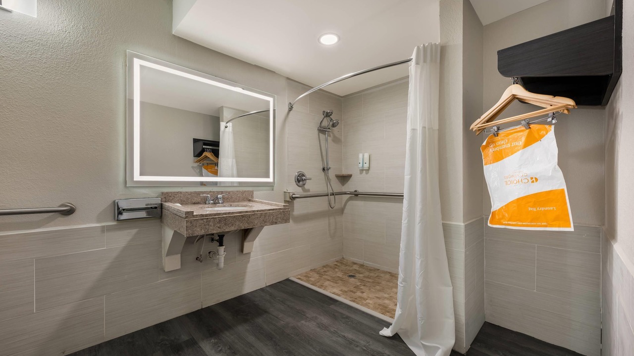 Photo of Bedroom in Gadsden