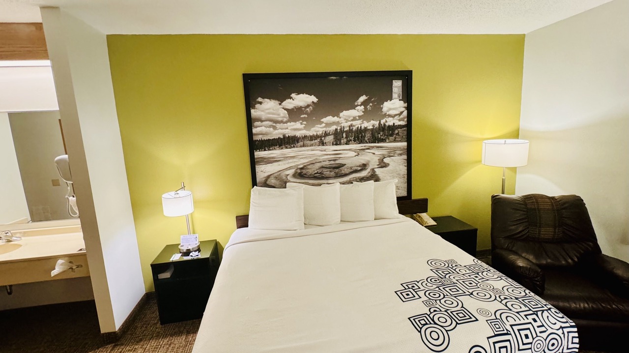Photo of Bedroom in Forest City