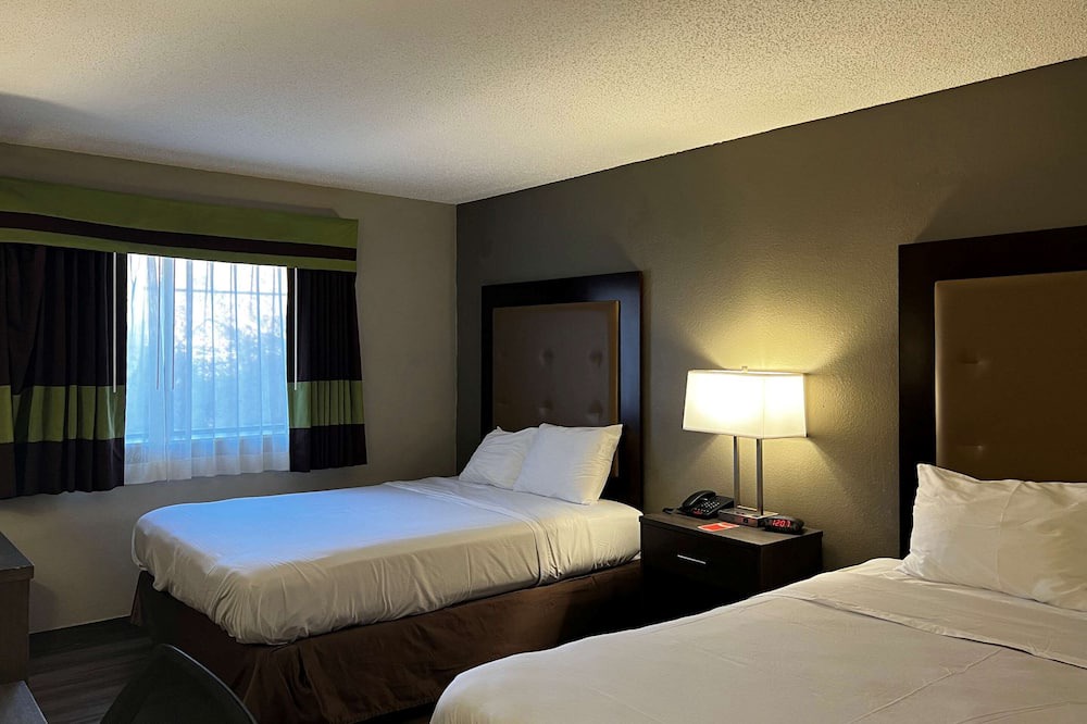 Photo of Bedroom in Spring Lake