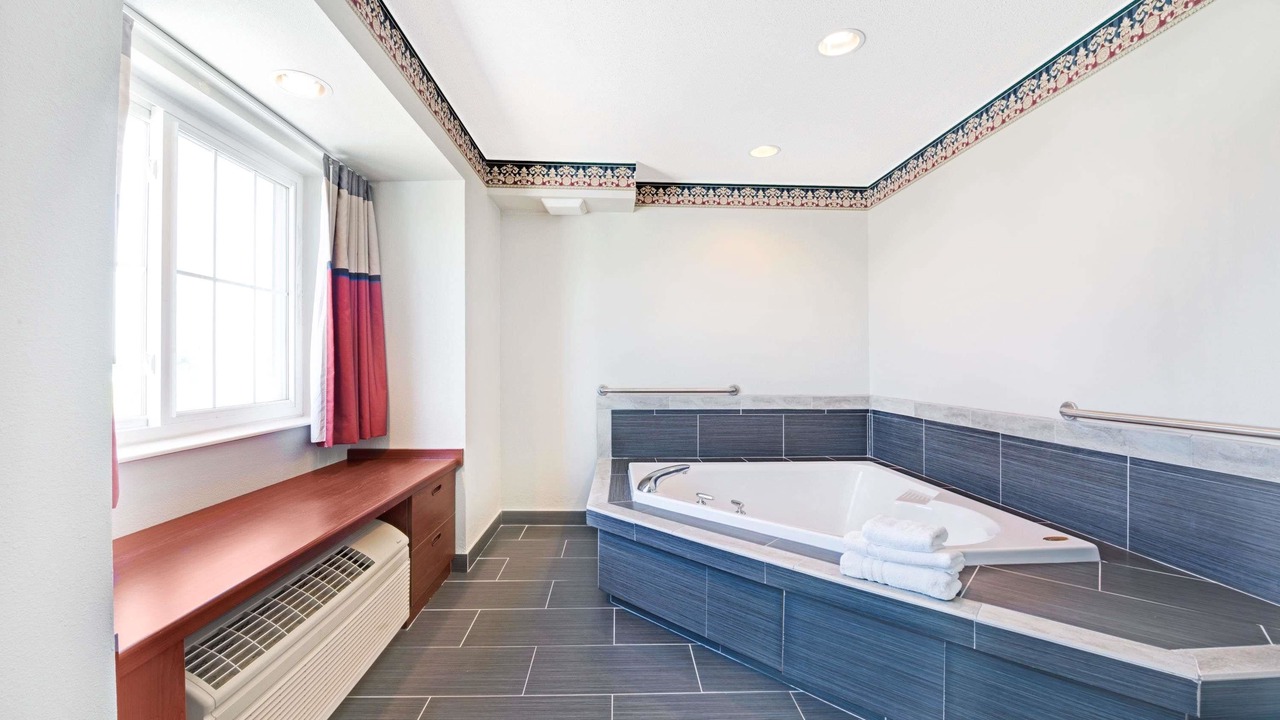 Photo of Bedroom in Urbandale