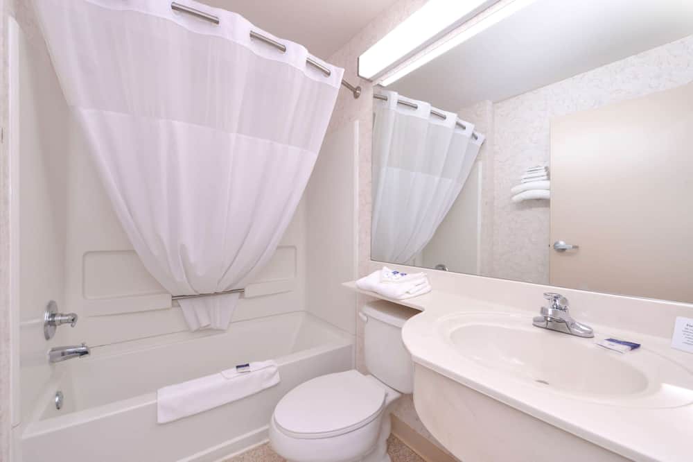 Photo of Bathroom in Maryville