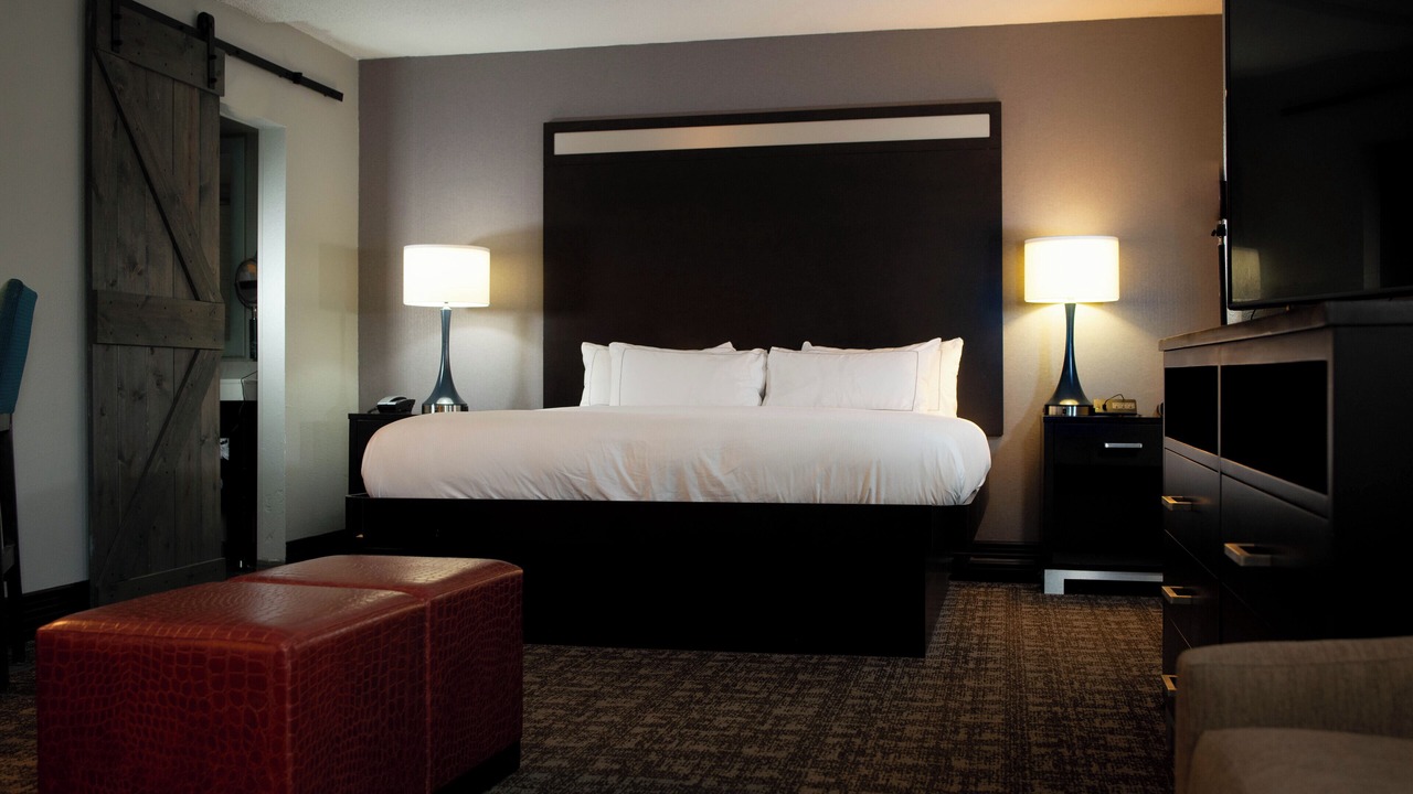 Photo of Bedroom in Oak Ridge