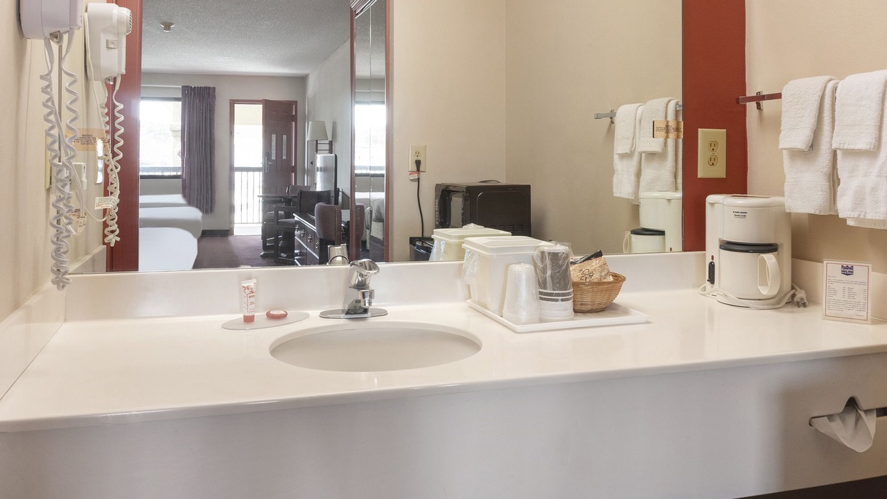Photo of Bathroom in Adairsville