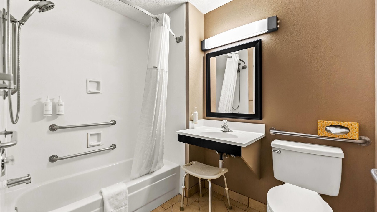 Photo of Bathroom in Elgin