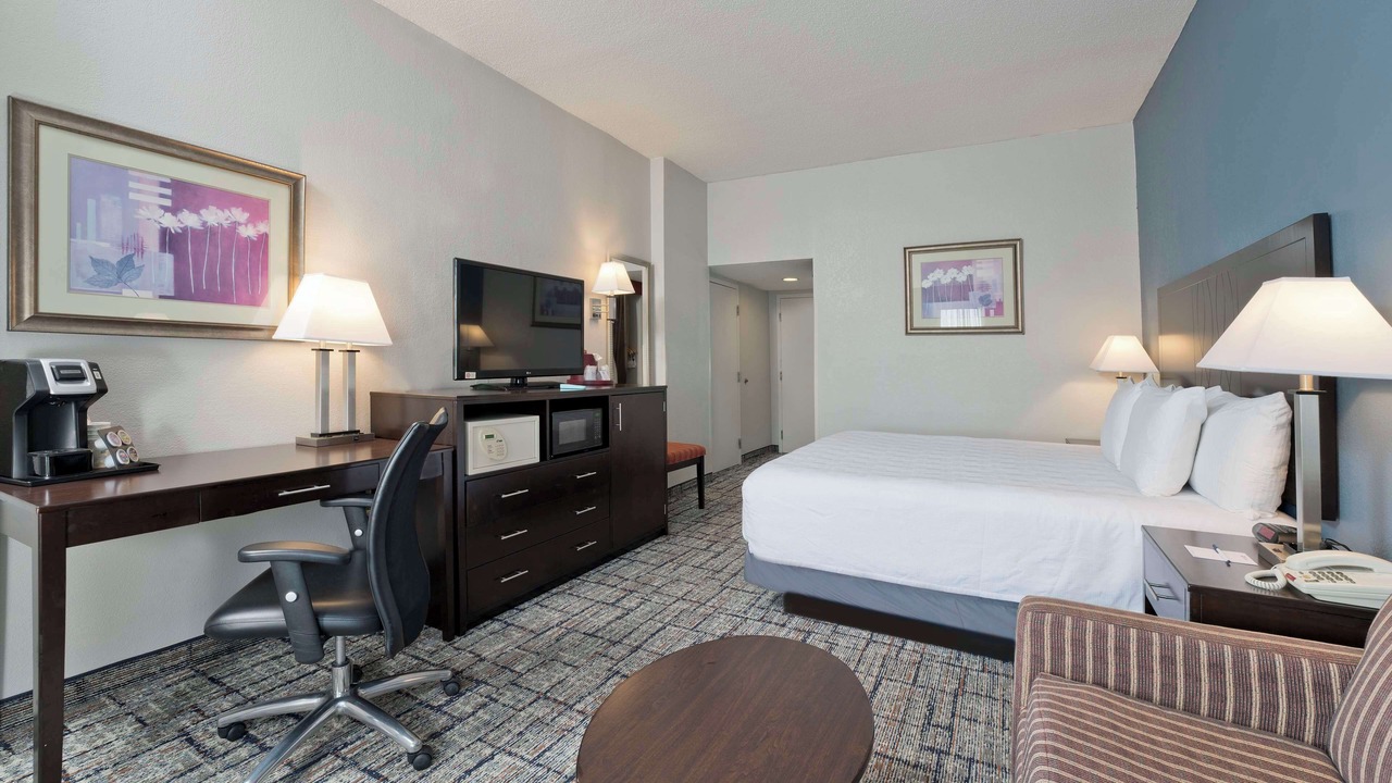 Photo of Bedroom in Downtown Baltimore