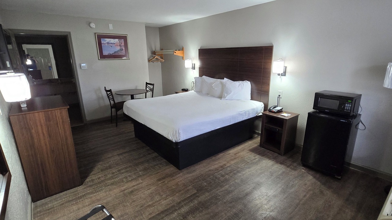 Photo of Bedroom in Clinton