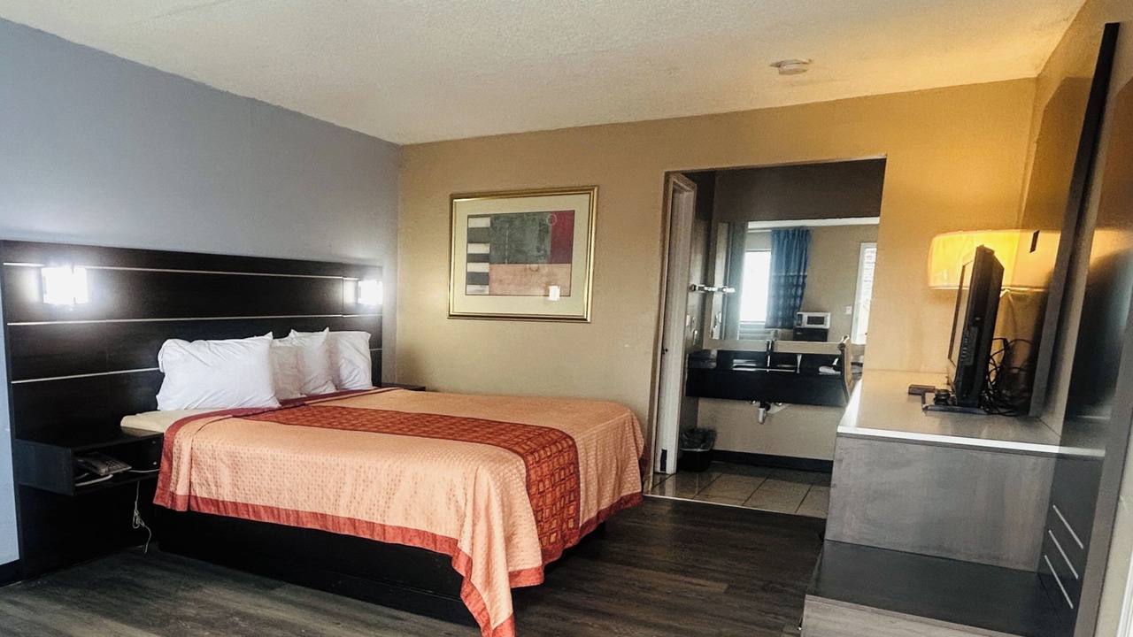 Photo of Bedroom in Grain Valley