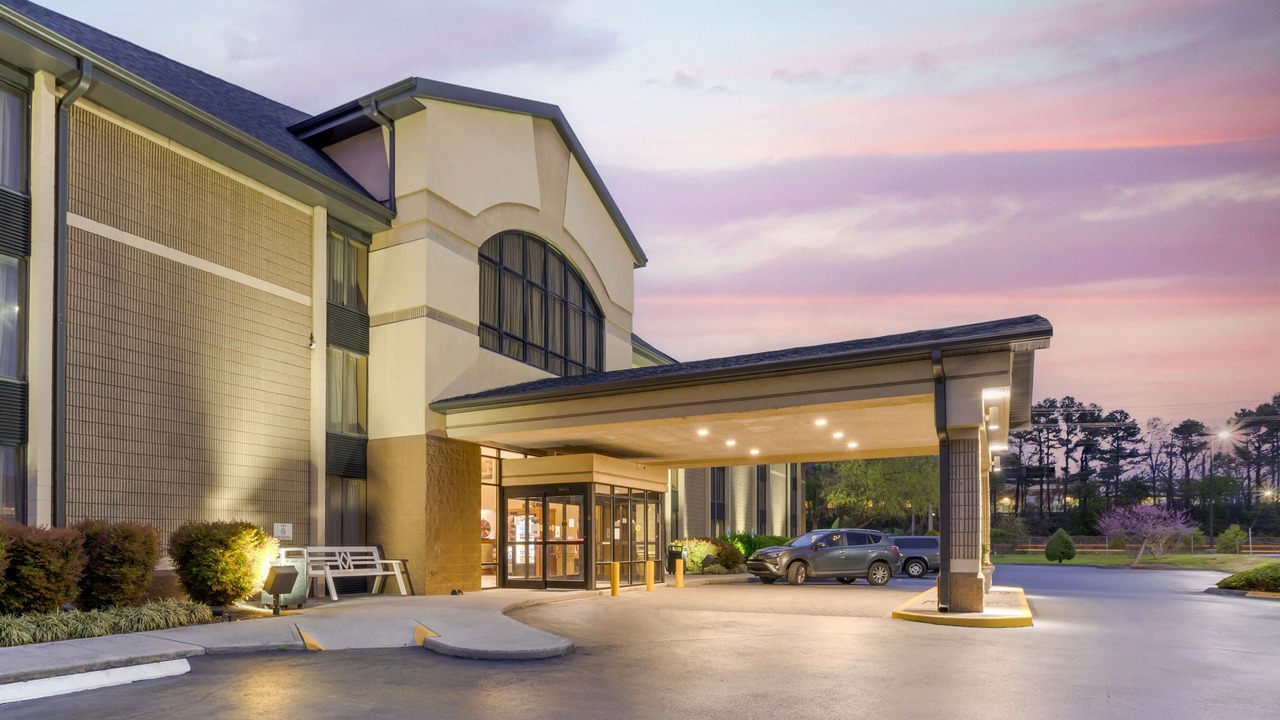Photo of Buildings in Ashley Oaks