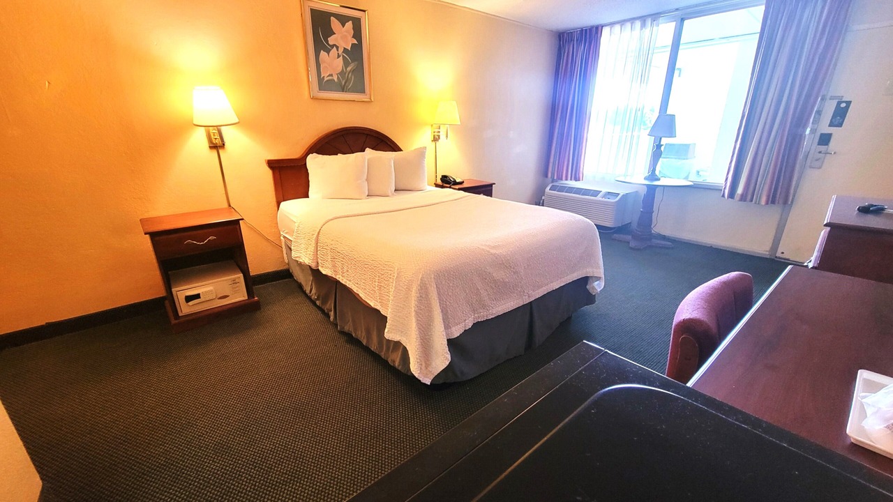 Photo of Bedroom in Huntington
