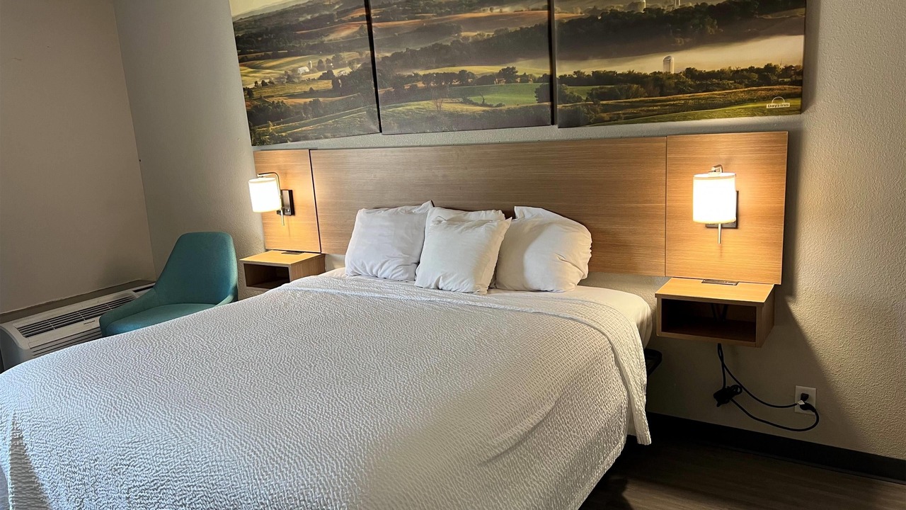 Photo of Bedroom in Clive