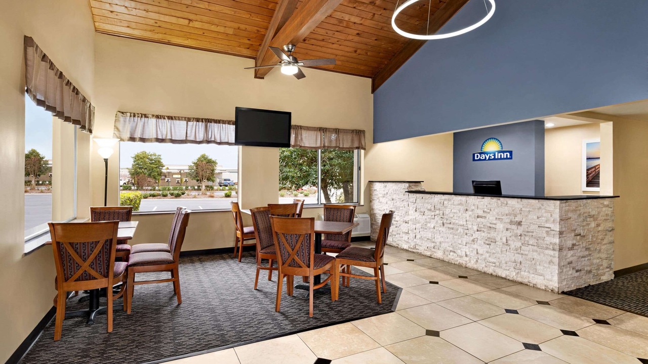 Photo of Livingroom in Oak Ridge