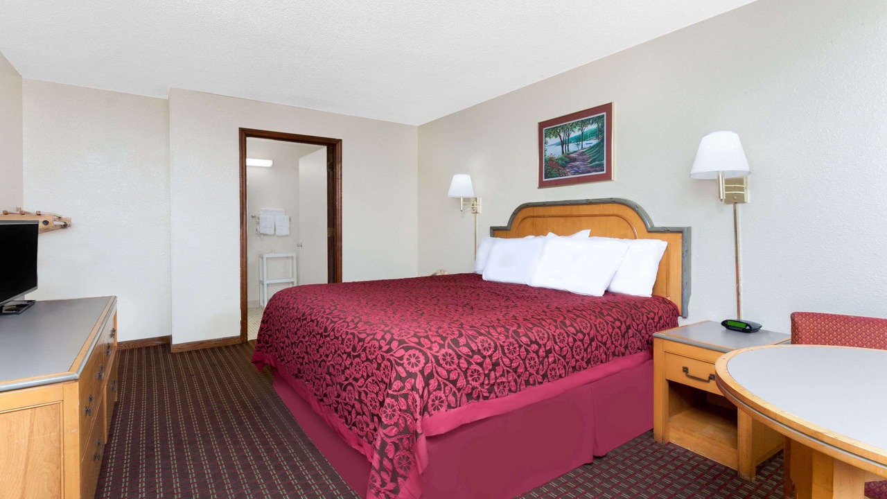 Photo of Bedroom in State Park
