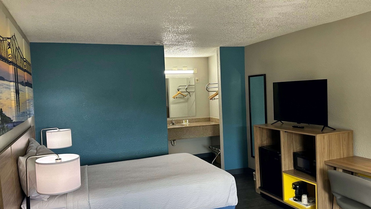 Photo of Bedroom in State Park