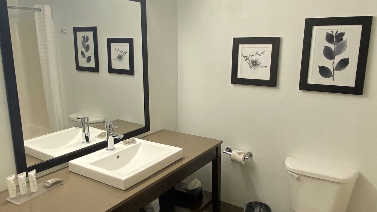 Photo of Bathroom in Council Bluffs