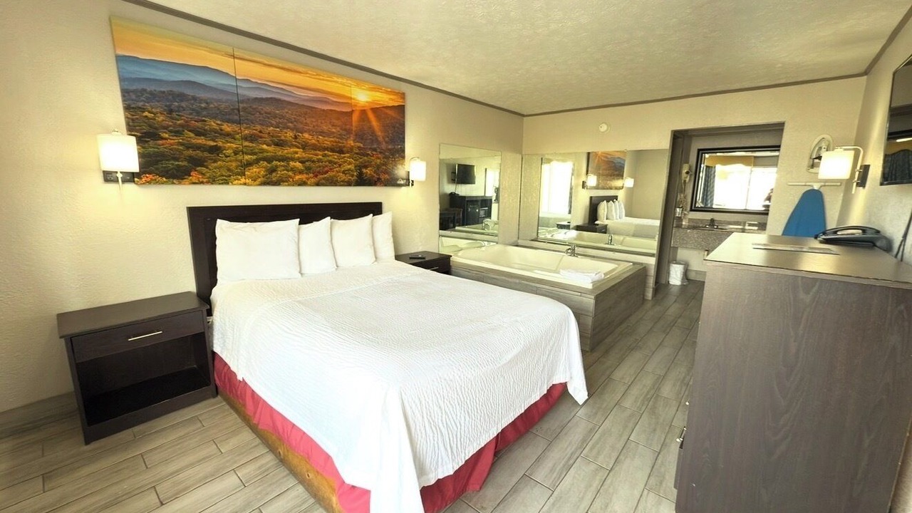 Photo of Bedroom in Cedar Bluff