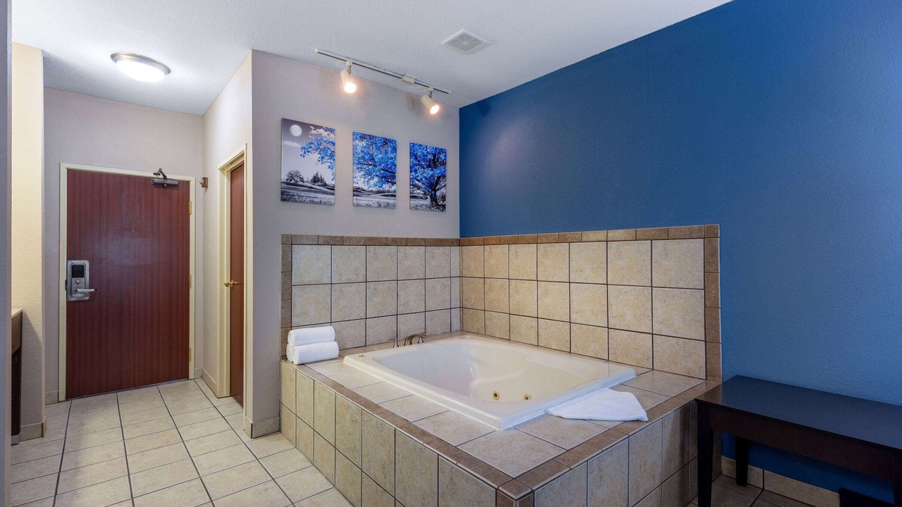 Photo of Bathroom in Kirksville
