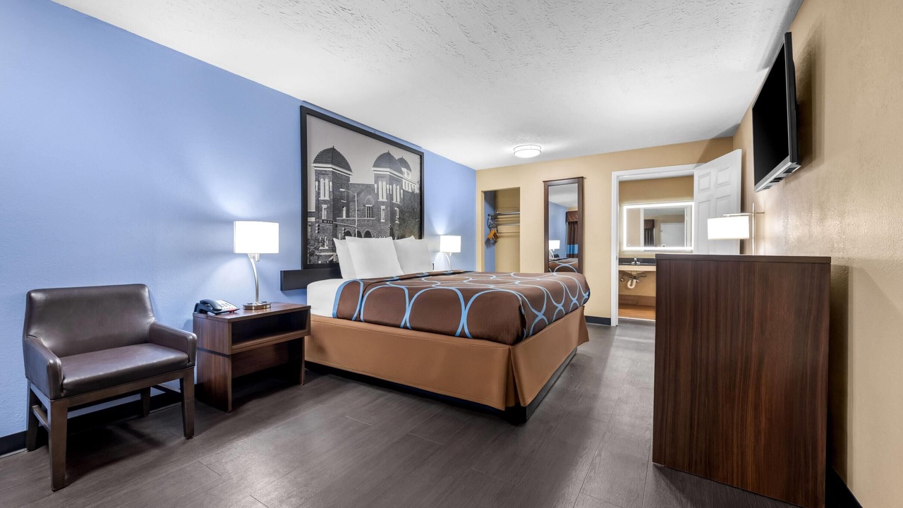 Photo of Bedroom in Gadsden