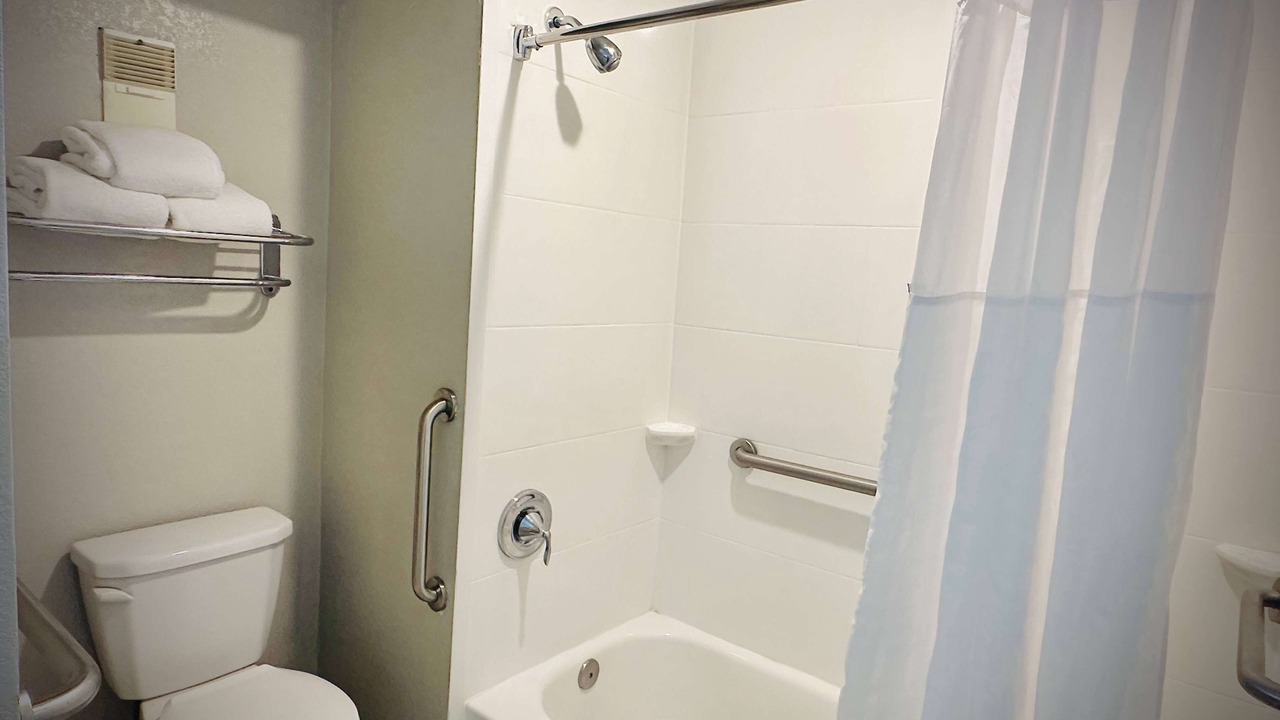 Photo of Bathroom in Alexandria West