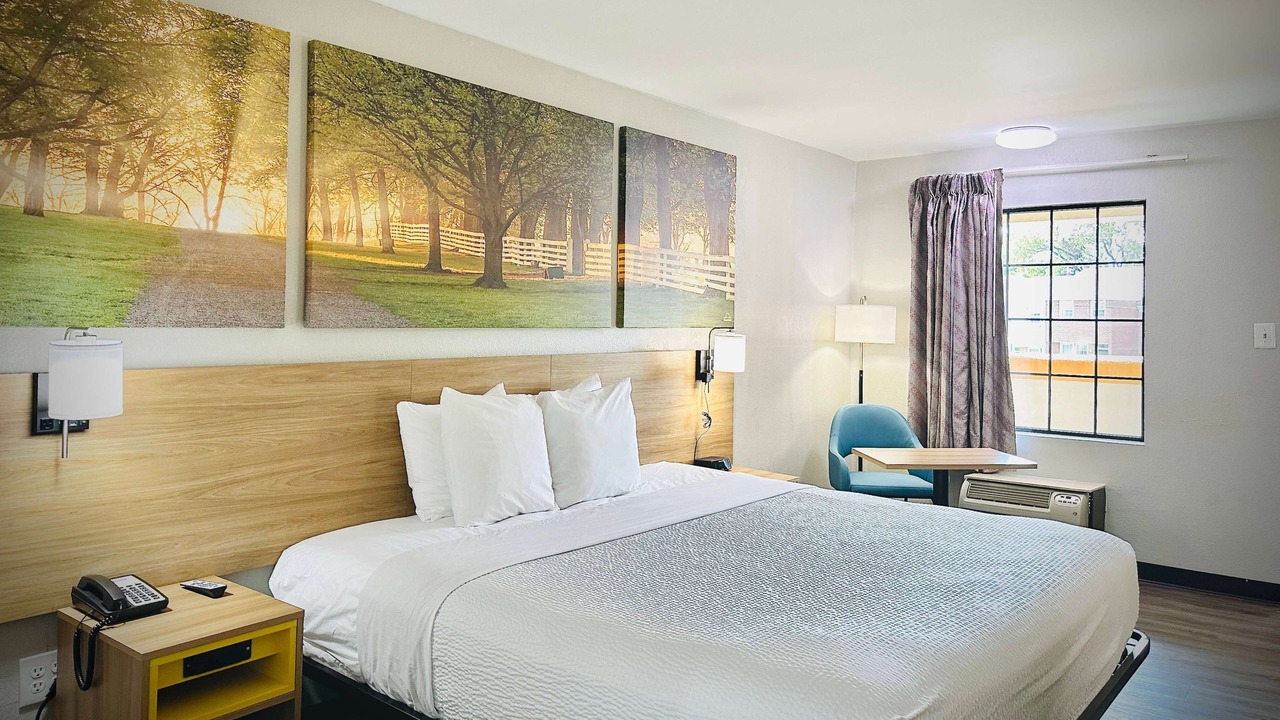 Photo of Bedroom in Alexandria West