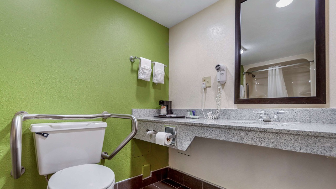 Photo of Bedroom in East Omaha