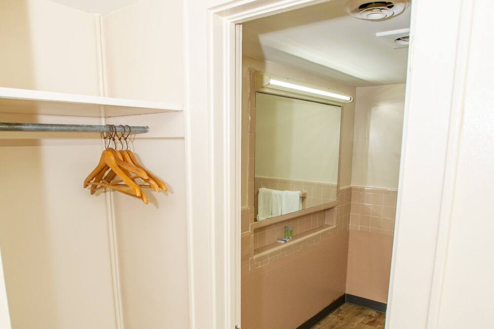 Photo of Bedroom in Edenton
