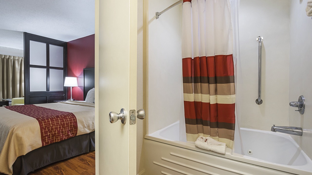 Photo of Bathroom in Scottsboro