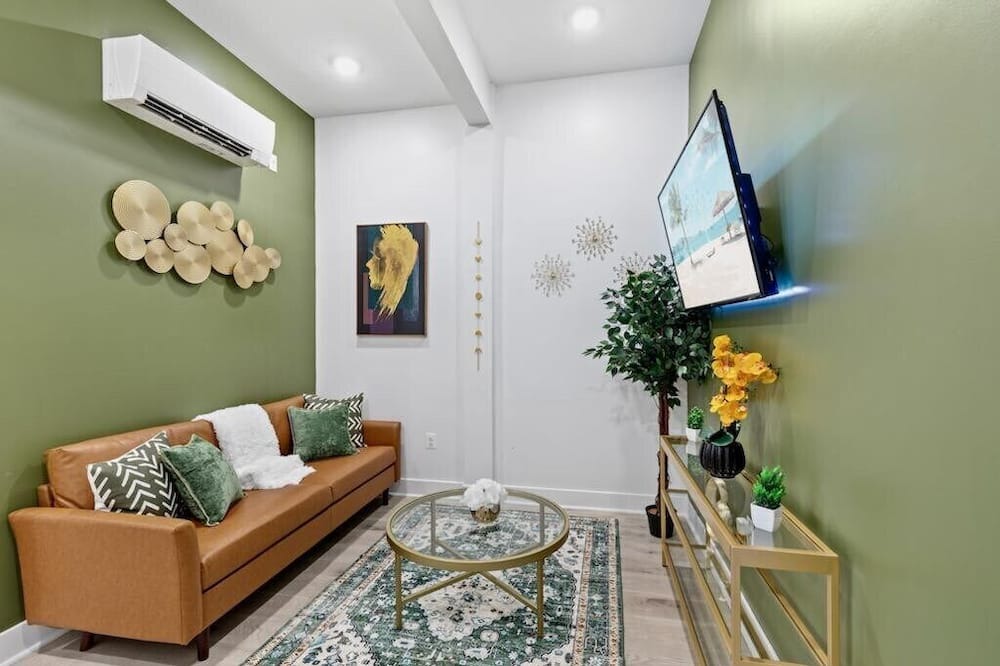Photo of Livingroom in Fells Point