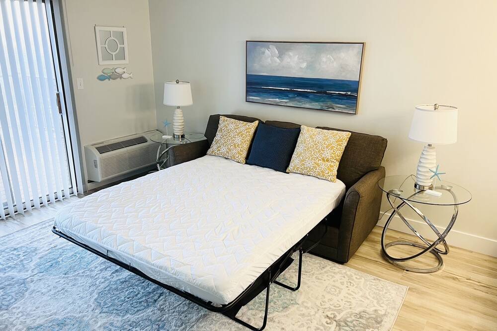 Photo of Bedroom in Clear Lake