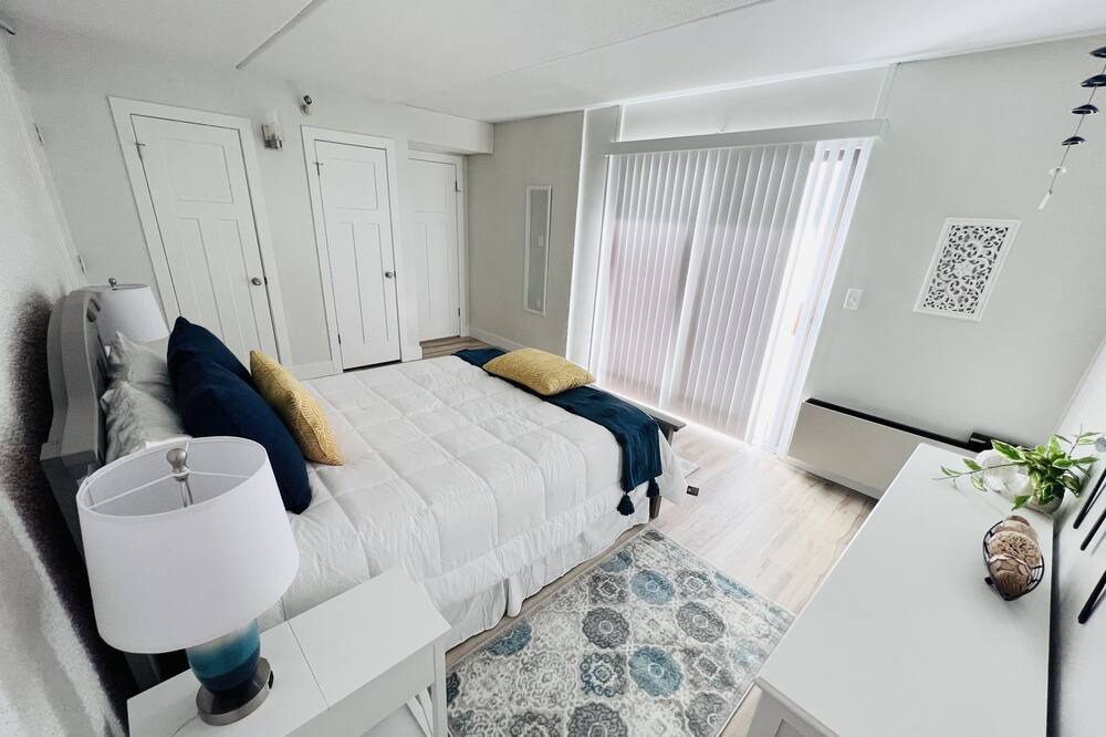 Photo of Bedroom in Clear Lake