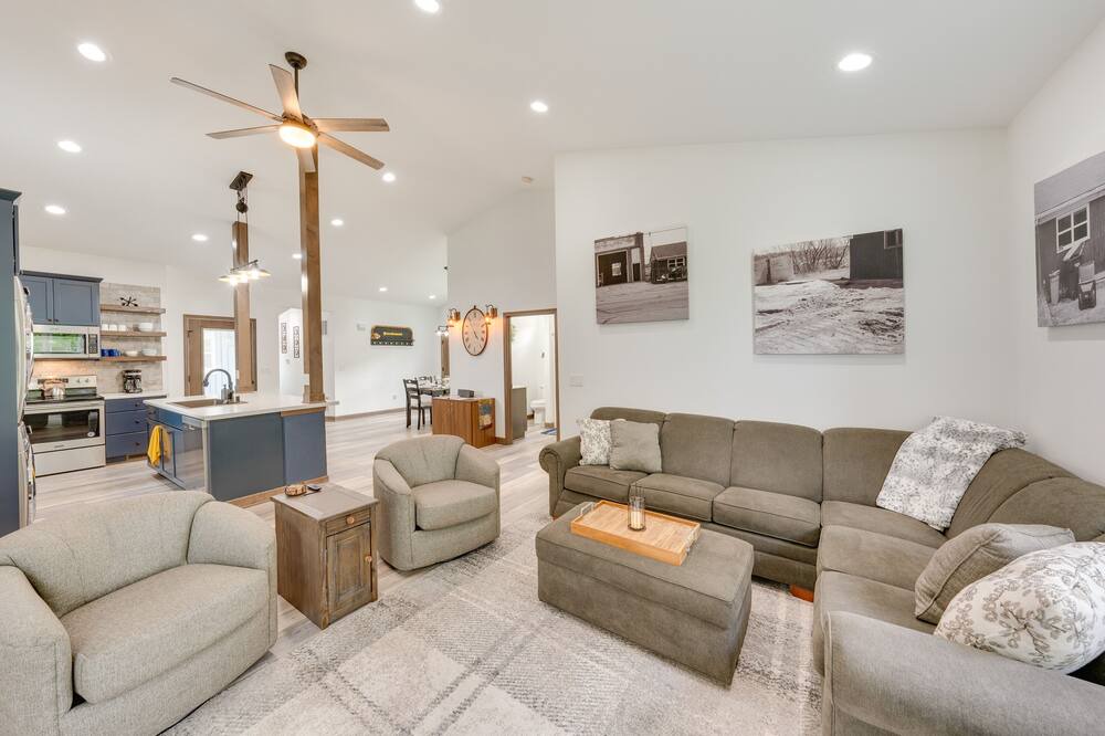 Photo of Livingroom in New Glarus
